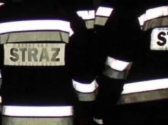 Nocny pożar w Ciechanowie. Akcja strażaków w bloku