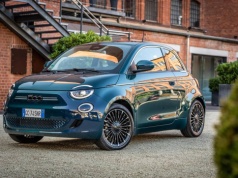 Fiat 500e ma poważną wadę, która grozi pożarem – ostrzega EV Clinic