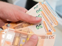 Premia dla pracowników wolna od podatku. Kto ją dostanie?