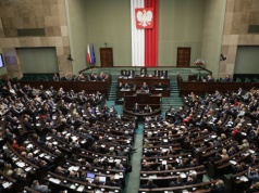 Likwidacja 800 plus i 13. oraz 14. emerytury? Sejm zdecydował