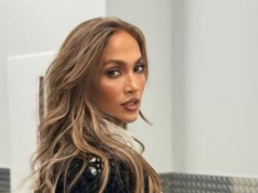 Jennifer Lopez skrytykowana za tę kreację. "To jest koncert czy badanie ginekologiczne?"