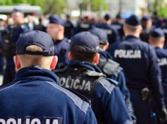 Emerytura wyższa niż pensja. Kontrowersje wokół przywileju mundurowych