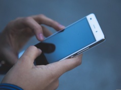 Telefon, presja i szybki przelew. Tak oszuści polują na rolników