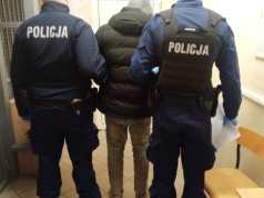 24-letni Francuz przewoził 8 nielegalnych migrantów osobową Hondą. Wpadł w Biskupcu