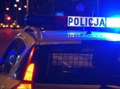 Pościg za kierowcą bez zezwoleń. 40-letni mieszkaniec Rzeszowa zaatakował policjantów