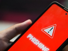 W ten sposób hakują telefony. Urządzenia schowali w bagażnikach