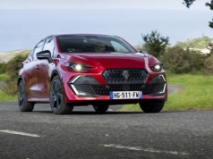 Renault odpala w Polsce najlepszą wersję Clio. Ma automat i zapewnia niemal 1500 km zasięgu