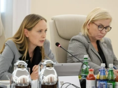 "To koleżeńska porada". Hennig-Kloska odpowiedziała szefowej Polski 2050