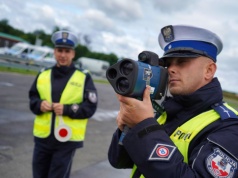 Olsztyn: gaz do dechy i 3 miesiące bez prawa jazdy. 105 km/h na al. Warszawskiej