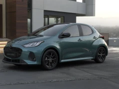 Odświeżona Mazda2 Hybrid (2026) kusi bogatszym standardem i niskim spalaniem