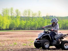 Dron, quad lub elektryczna hulajnoga. Wymarzony czy kontrowersyjny prezent na komunię?