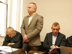 Pod sąd za napis "Referendum". Proces "kredowy" znów na wokandzie