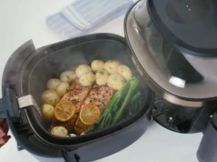 Air fryer Philipsa smaży, gotuje na parze, suszy i robi jogurt, a cena to hit