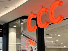 Sneakersy Adidas z CCC znowu są tańsze - pasują do sukienki, jeansów i lnianych spodni