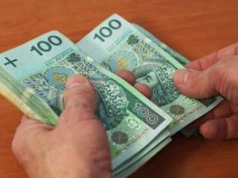 Polacy unikają tej opłaty. Od stycznia kara przebije 1 tys. zł