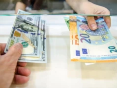 Dolar w górę, euro bez większych zmian. Wszystkie pary nadal w kanałach