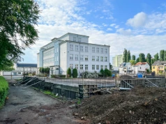 Teren wokół II LO to dziś plac budowy. Powstaje nowoczesna infrastruktura sportowa