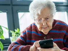 Seniorka nabrała złodzieja. Miał odebrać 50 tys. zł, a uciekał w popłochu