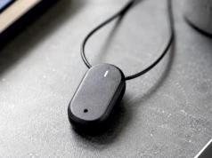 Facebook się nie poddaje. Najpierw okulary, a teraz wisiorek z AI