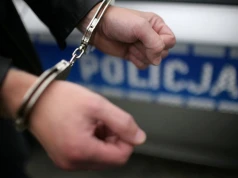 Płock. Policjanci skuli nagiego mężczyznę. Nie żyje