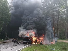 Osobówki spłonęły po zderzeniu z ciężarówką. Jeden z kierowców nie miał szans na ratunek