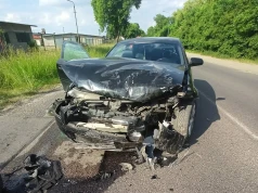 Czołowe zderzenie na DK91. Dwie osoby trafiły do szpitala
