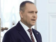 Znowu bezwstydnie zakpił z Nawrockiego na oczach całej Polski. Skandaliczne słowa o "kawalerkach"