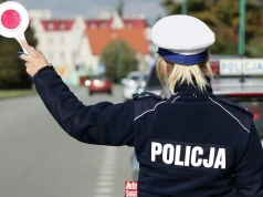Kontrole policji, zakazy jazdy i nowe przepisy. Wjedźmy w długi weekend bez mandatów