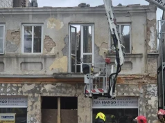Tragedia w Łosicach. Zawalił się szczyt kamienicy