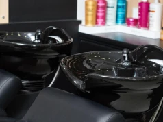 Przed wizytą u fryzjera zrób jedną rzecz. Przez ten błąd dużo osób wychodzi rozczarowanych