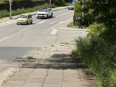 „Nie ma pieniędzy na chodnik, są na imprezy”. Mieszkanka punktuje priorytety miasta