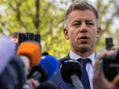Péter Magyar tnie wynagrodzenia polityków. W tym swoje