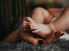Mommymaxxing, czyli macierzyństwo podkręcone do granic rozsądku. Trudno o bardziej męczący trend