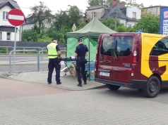 Sprzedaż owoców w miejscu zabronionym. Powiadomiono straż miejską – foto