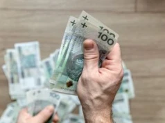 Chce od syna 500 zł/mies., bo ma niską emeryturę. Oto wyrok sądu