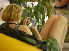 Zakupy będziemy robić nawet na TikToku. To ostatnia prosta do uzależnienia od telefonu