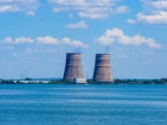 Dym z elektrowni w Zaporożu. MAEA: dalszy atak to ryzyko wypadku nuklearnego