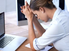 Pracodawcy nie chcą zatrudniać takich osób. Ponad 70 proc. Polaków dostrzega ten problem