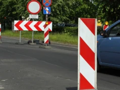 Będą naprawiać jezdnię po gwarancji. Nocne utrudnienia na trasie do Nowej Huty