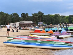Długi weekend w Sielpi. Kempingi pełne, plaże jeszcze spokojne