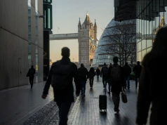 Co trzecia firma planuje zwolnienia w 2027 roku. Jaka jest pozycja Polaków na rynku pracy w UK?