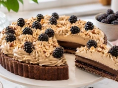 Elegancka tarta czekoladowa. Niezawodny przepis Karoliny Stolarskiej-Bigos