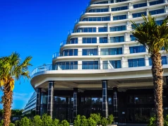 Po latach oczekiwania padła data. Gołębiewski otwiera hotel w Pobierowie