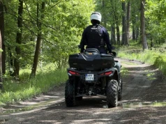 Dotrze tam, gdzie radiowóz nie ma szans. Quad wspiera policjantów z Kalet
