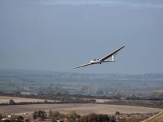 Wypadek szybowca w Krośnie. Pilot cały i przytomny