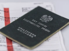 Ta kategoria nie zwalnia ze służby wojskowej. Kluczowy jest jeden zapis