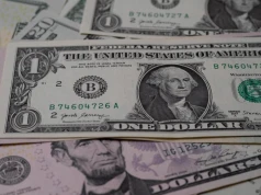 Analitycy: kurs dolara może przekroczyć 3,70 zł. Kurs euro pozostaje stabilny