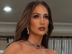 Scena na plaży z Jennifer Lopez hitem Netliksa. 56-latka w stroju kąpielowym "wygląda niesamowicie"
