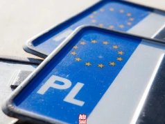 Od dzisiaj nowe przepisy, na które kierowcy czekali od lat. Koniec "szarpania" się z tablicami