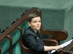 Cienkowska: System wsparcia już istnieje, włączamy w niego artystów